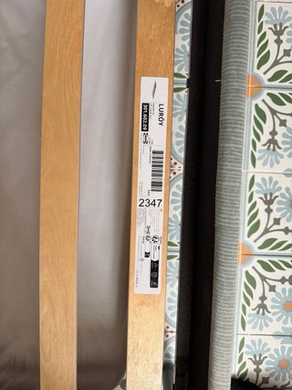 Cama tapizada verde Ikea TÄLLÅSEN 160x200