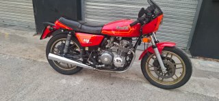 Benelli 654 Sport Roja y Dorada