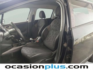 Peugeot 2008 BlueHDi 100 Style 73 kW (100 CV)