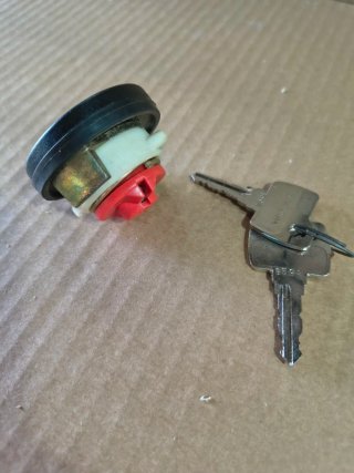 Tappo serbatoio Fiat 127 con chiavi
