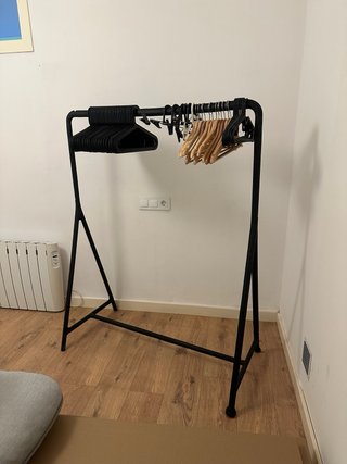 Perchero Negro IKEA
