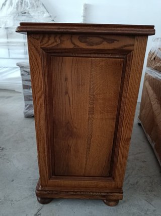 Cabecero de madera con mesitas
