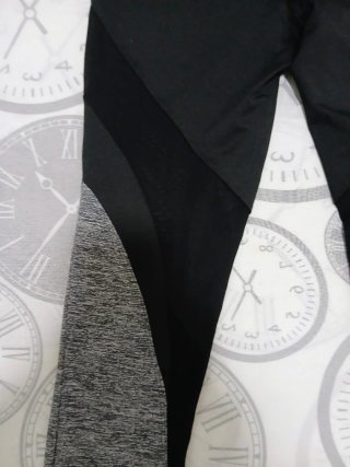 Leggings deportivos grises y negros