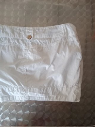 Falda blanca Stradivarius Talla 40