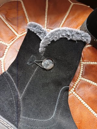 Botas ante negras con borrego