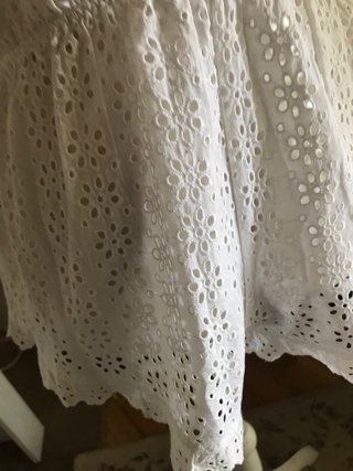 Mono corto blanco de encaje
