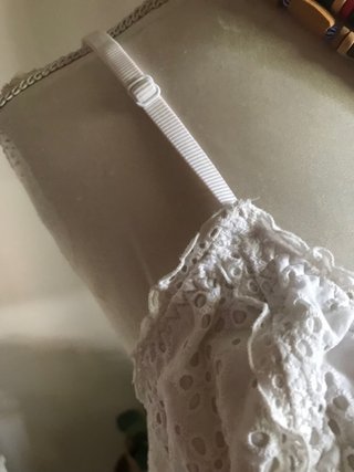 Mono corto blanco de encaje