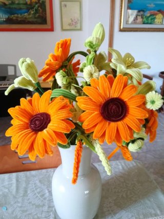 Fiori in ciniglia fatti a mano tutte misure , lung