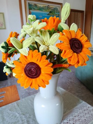 Fiori in ciniglia fatti a mano tutte misure , lung