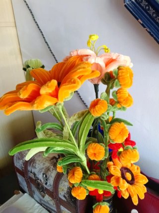 Fiori in ciniglia fatti a mano tutte misure , lung