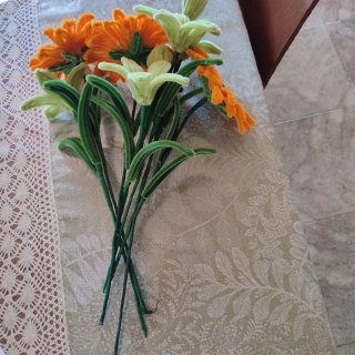 Fiori in ciniglia fatti a mano tutte misure , lung