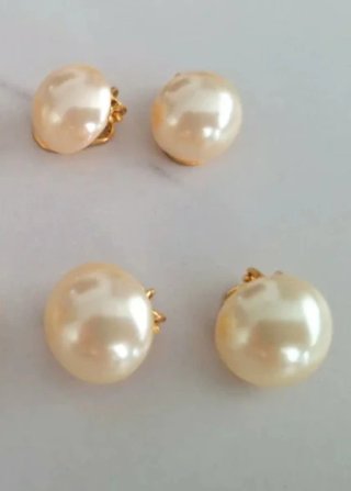 Lote 2 pares pendientes perla