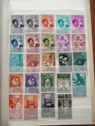57 Sellos Nuevos Río Muni 1960-68