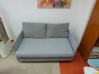 VENTA URGENTE Sofá pequeño gris y beige
