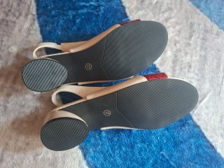 Sandalias Beige y Rojas Talla 37