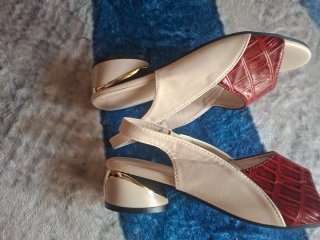 Sandalias Beige y Rojas Talla 37