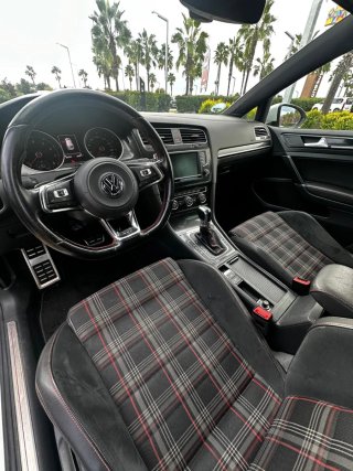 VOLKSWAGEN GOLF GTI 7