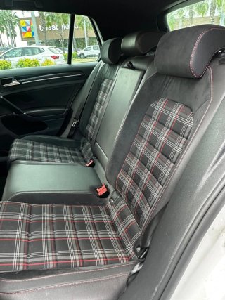 VOLKSWAGEN GOLF GTI 7