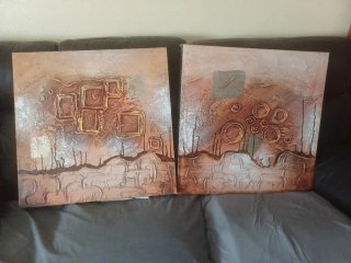 Dos cuadros decorativos