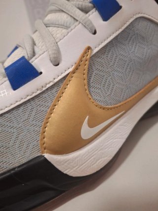 Nike Tg. 39 Oro Bianco