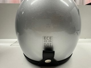 Casco plateado estilo retro talla M