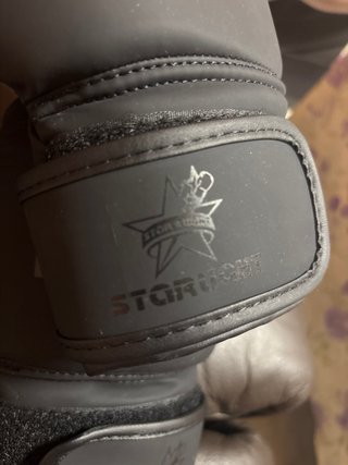 Guantes Boxeo STARLIGHT Negros Talla 6oz 26-35kg