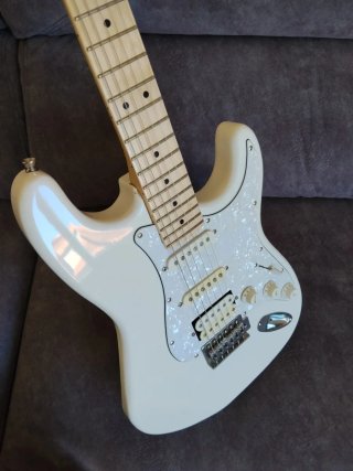 Guitarra Eléctrica Blanca Humbucker