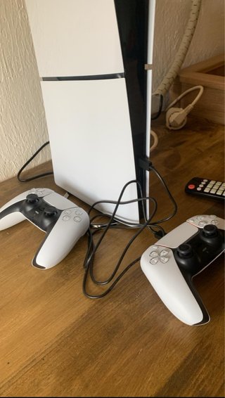 PS5 Slim Digital + 2 Mandos