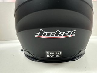 Casco negro mate con visera talla XL