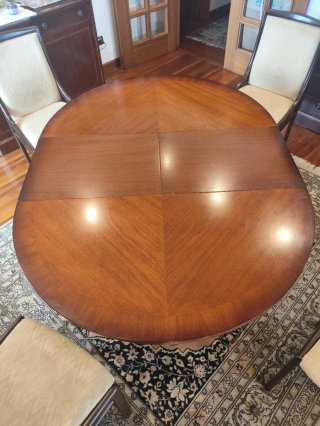 Mesa comedor extensible y 4 sillas