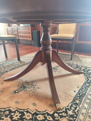 Mesa comedor extensible y 4 sillas