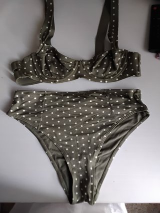 Bikini verde lunares blancos