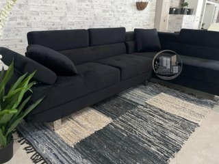 Sofá-rinconera en negro terciopelo