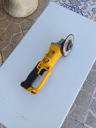 AMOLADORA RADIAL DEWALT DCG412