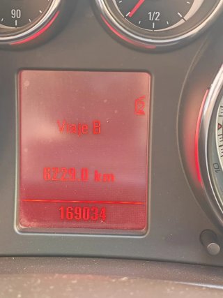 Opel Insignia Negro