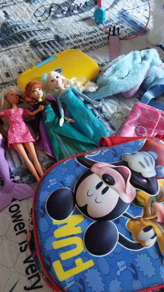 Lote de juguetes: Muñecas, Bolsos y Más
