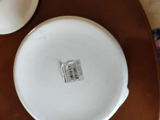 Sopera de cerámica blanca