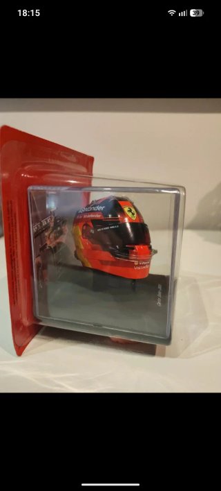 Casco Carlos Sainz 2023 Spark 1/5 Ferrari