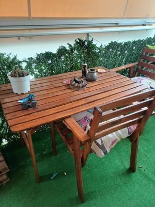 Mesa de madera teca