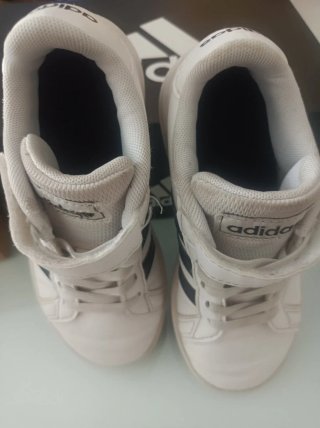 Zapatillas Adidas niño Talla 28