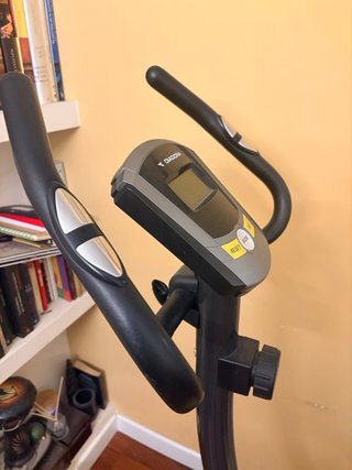 Bicicleta Estática Diadora Negra y Amarilla
