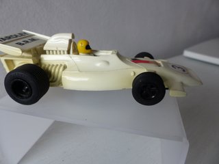 SCALEXTRIC - F1 YARDLEY BRM AÑOS 70 ( BLANCO )
