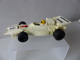 SCALEXTRIC - F1 YARDLEY BRM AÑOS 70 ( BLANCO )