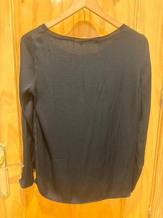 Blusa negra manga larga