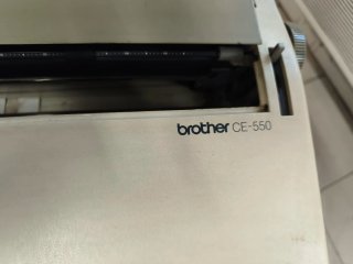 Máquina de escribir Brother CE-550