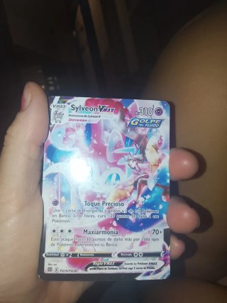 Carta Pokémon Sylveon VMAX TG15/TG30