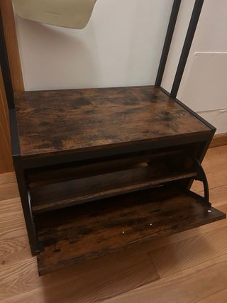 Zapatero con perchero de metal y madera