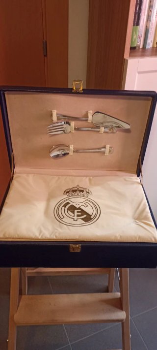 Cubertería Real Madrid Metal Dorada y Plateada