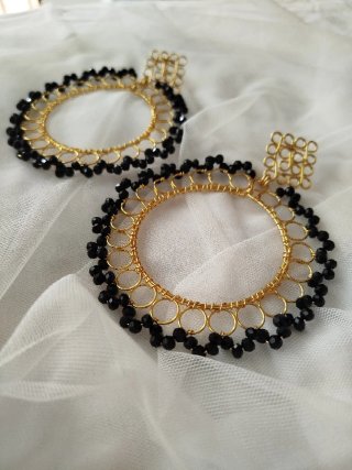 Pendientes flamenca alambre y cuentas de vidrio