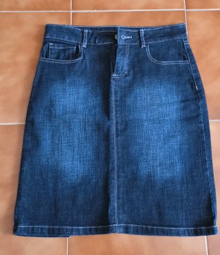 Falda vaquera azul talla 36.